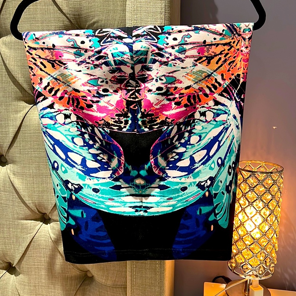 Capri skirt, colorful, pinks, blue, dark and aqua with zipper on the back.